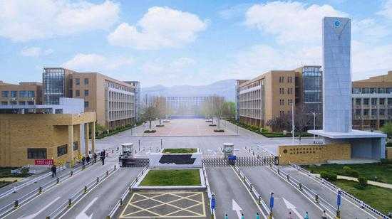 攀登未来之路：在泰山脚下寻找你的职业方向