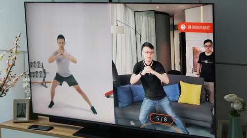 智能新视窗：AI入口屏幕的多元形态与应用智慧