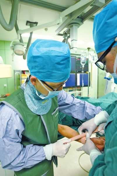 智能绷带悄然来袭，AI如何让伤口愈合快人一步