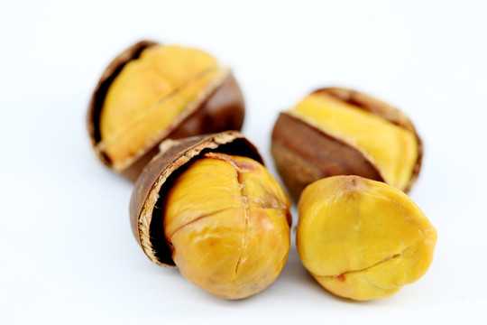 板栗仁加工技术大：从带刺“铁球”到金黄零食的华丽变身