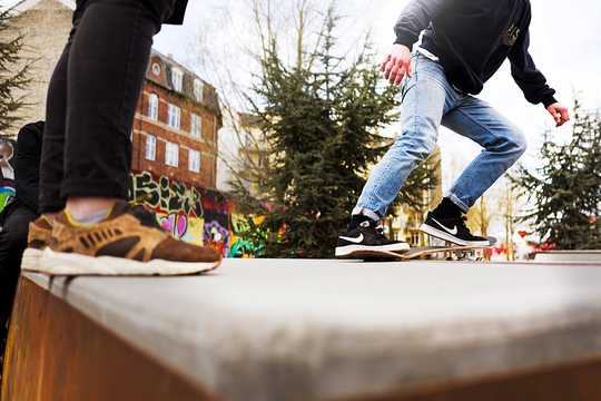 构图魔法：用AI把杂乱想法变成惊艳画面的作业整理术-第2张图片-正海烽科技 - 领先的只能推广行业，智能制造解决方案提供商