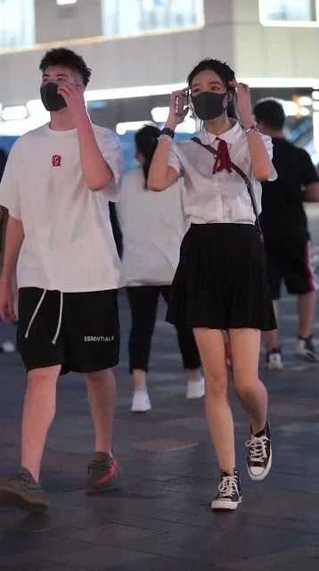 校园穿搭不用愁,AI帮你变成时尚达人 校园穿搭不用愁,AI帮你变成时尚达人