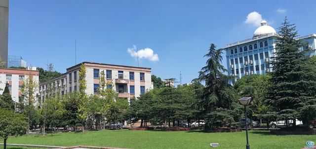 武汉技术职业学校：技能成才的黄金通道