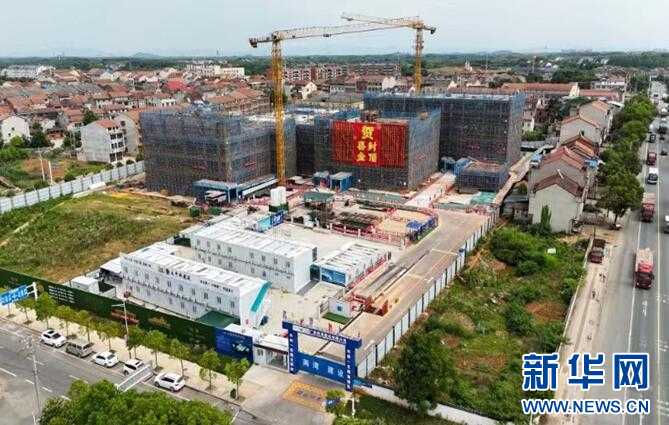 江夏这地方玩AI真是玩出花样了，连学生伢和婆婆妈妈都跟着享福