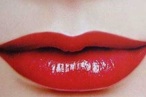 漂唇技术全：让你拥有自然粉嫩嘟嘟唇