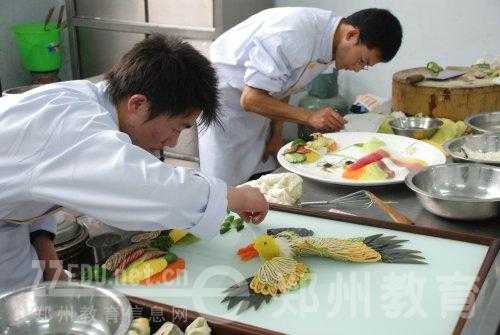 灶台边的青春：烹饪技术专业大专全解读