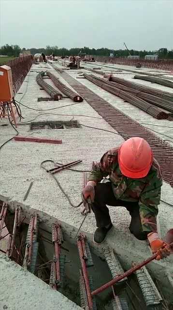 焊花飞舞里的门道：老师傅不轻易透露的实战焊接经