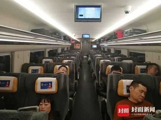 用AI软件画高铁车厢，零基础也能搞出专业级设计？这几招让你效率翻倍