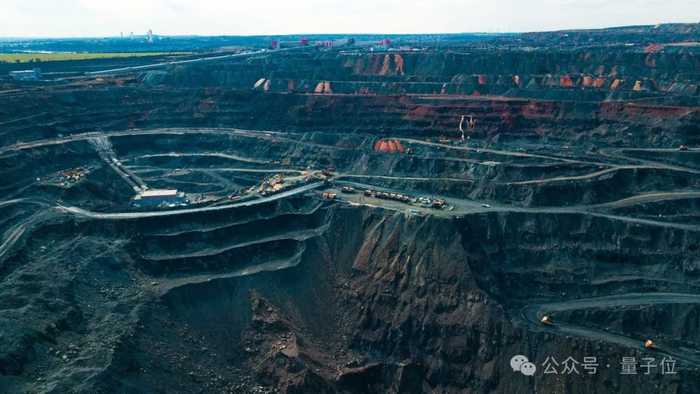 矿山挖出“新矿藏”:当AI开始读懂大地脉搏 矿山挖出“新矿藏”:当AI开始读懂大地脉搏