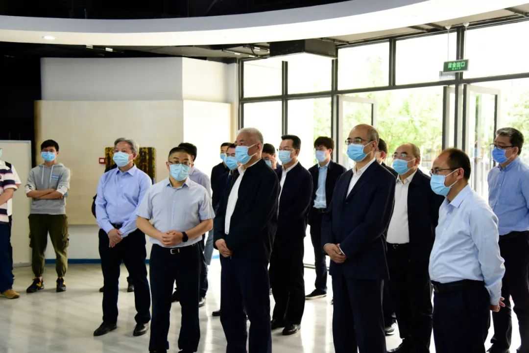 科技正在“主动思考”，你的生活该如何接招？