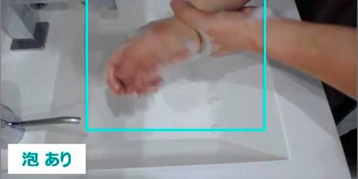 给AI文字悄悄穿上“人皮外衣”：聊聊那些让判定过关的实用心法