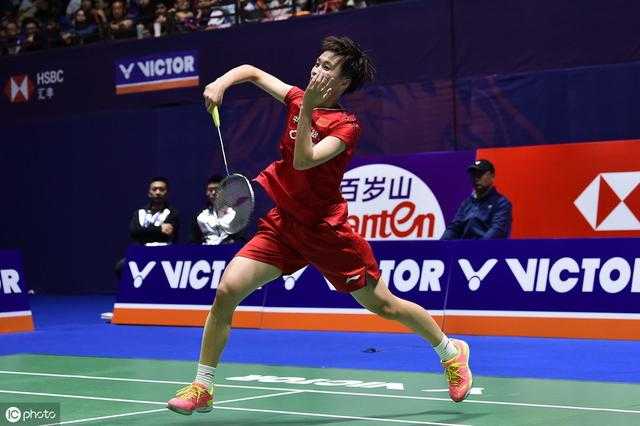 羽毛球前场击球技术精髓解析