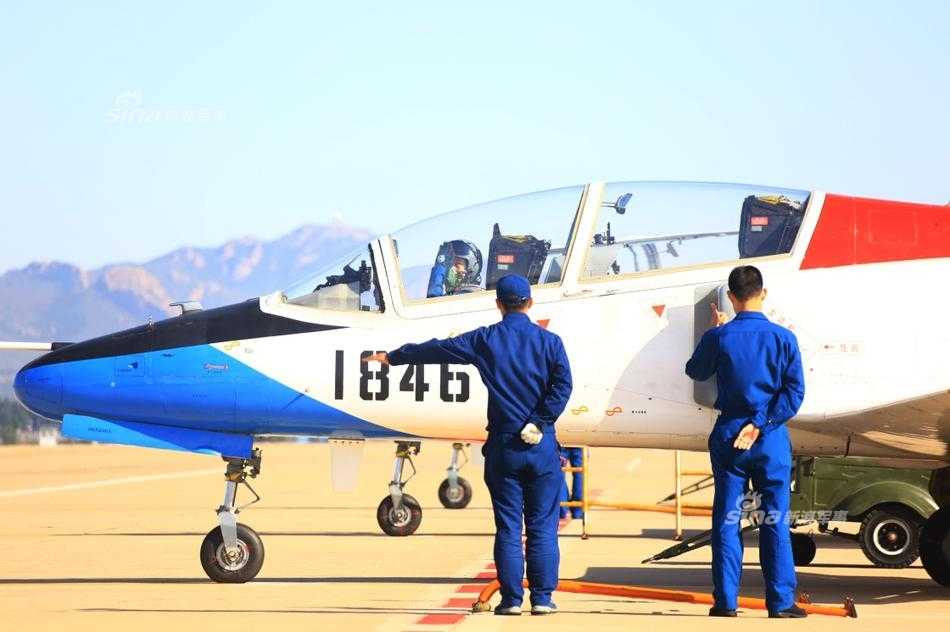 翱翔蓝天的新伙伴AI飞行学员如何改变传统航空培训