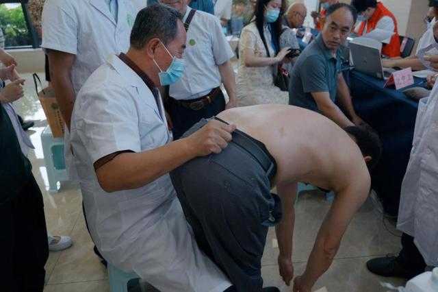 老腰救星！让你弯腰不伤身的独门秘籍