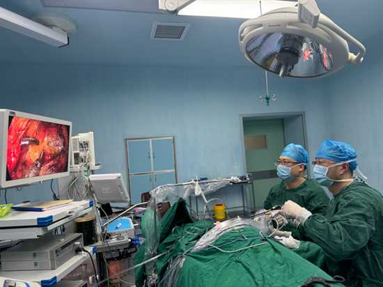 腔镜微创技术，手术新选择：小切口里的大世界