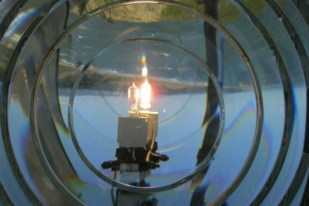 解密电磁场与微波技术英语：从实验室到工业应用的通关秘籍