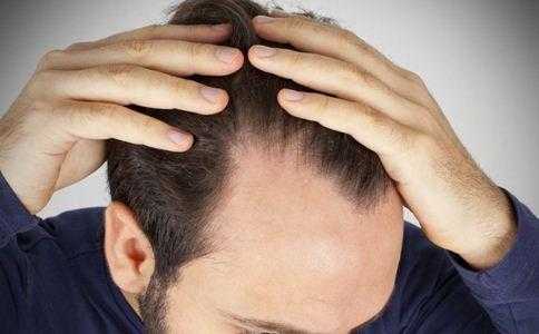 解开英伦秀发的科学密码：精准护发的洗头公式