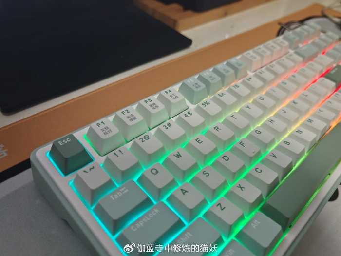 赛博男友一键生成：键盘AI男友到底在满足谁的孤独？