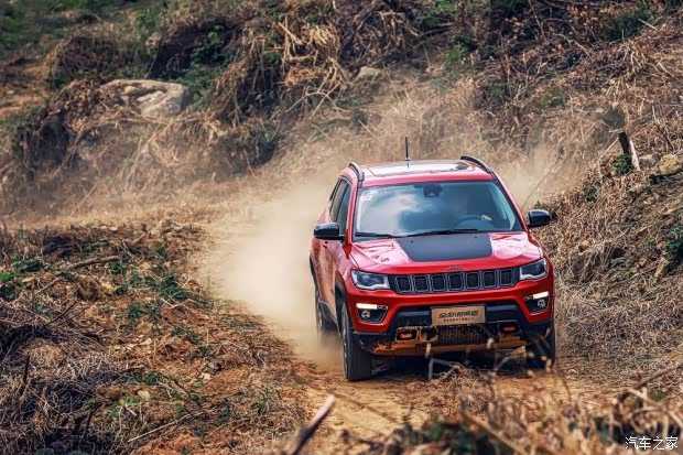 车轮上的智慧：一文读懂汽车四驱技术的门道与选择