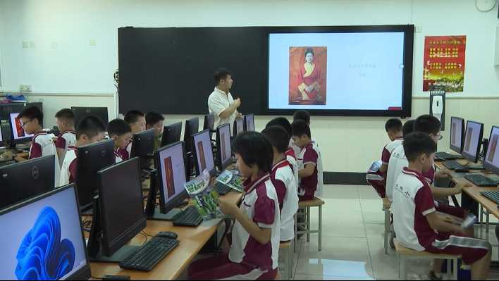 这位老教师用AI教练提升教学,学生反馈让人意外 这位老教师用AI教练提升教学,学生反馈让人意外