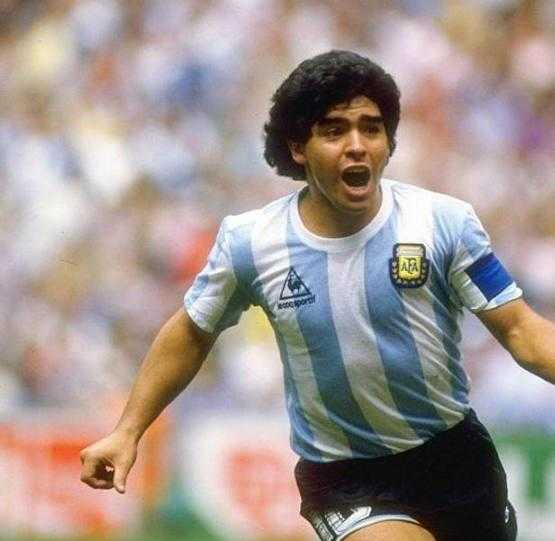 迭戈的魔法：解读马拉多纳那些让你目瞪口呆的球场神技