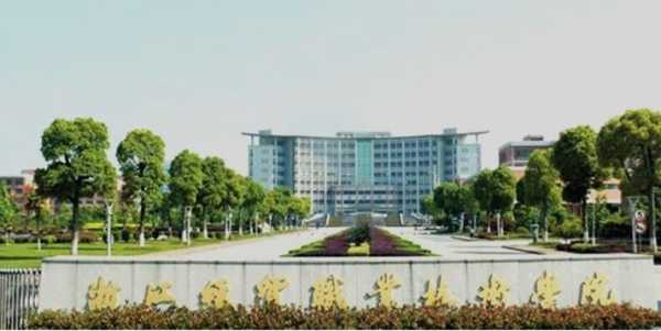 选对赛道比埋头奔跑更重要:聊聊职业技术学院与专科那些实在事儿-第2张图片-正海烽科技 - 领先的只能推广行业,智能制造解决方案提供商 选对赛道比埋头奔跑更重要:聊聊职业技术学院与专科那些实在事儿-第2张图片-正海烽科技 - 领先的只能推广行业,智能制造解决方案提供商