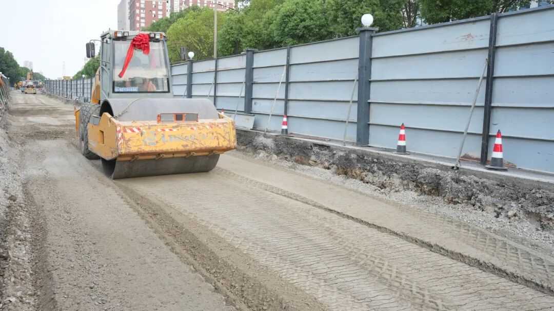 道路软基处理有妙招，灰土换填技术让你告别路基沉降烦恼