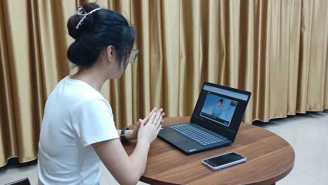 那个藏在手机里的学霸同桌，正在悄悄改变孩子们的学习方式