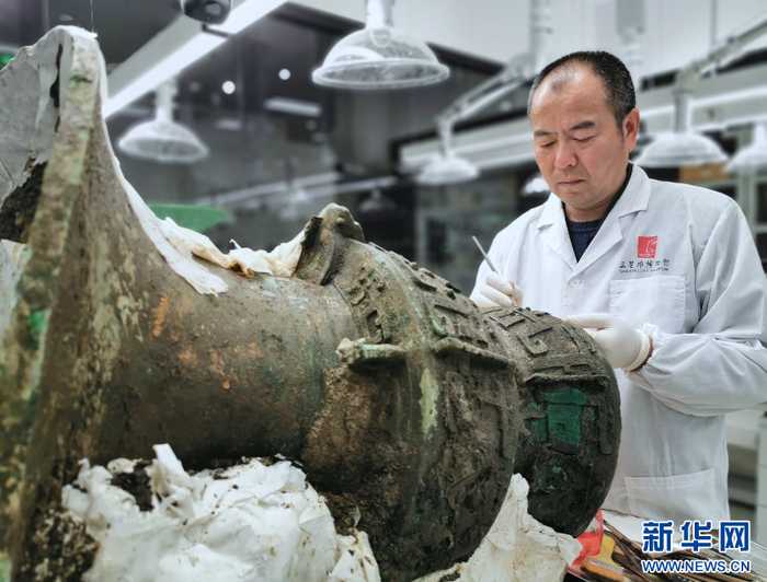 那些让千年国宝“起死回生”的妙手绝活到底有啥门道？