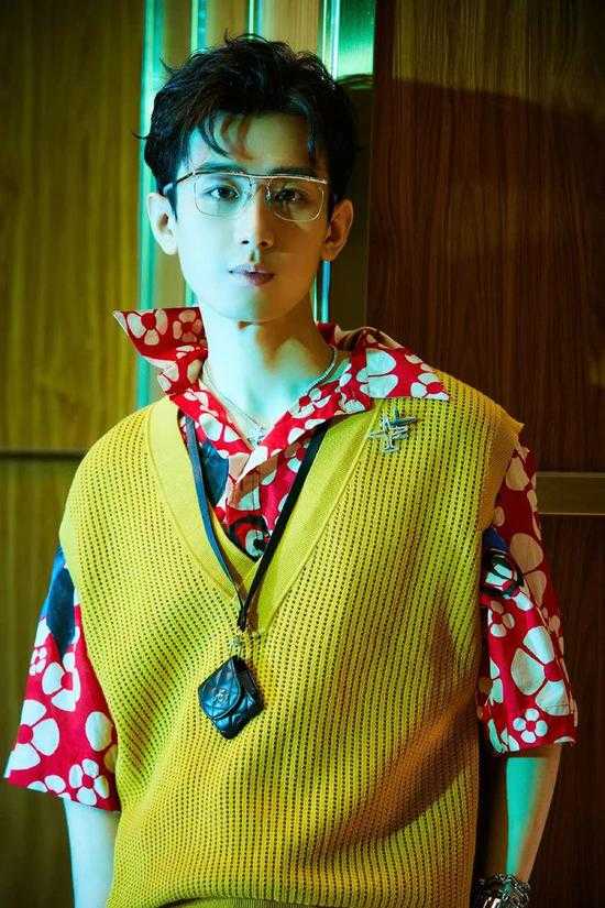 那年模糊的脸庞，今天能看清了：给旧时光上色的A-I魔法