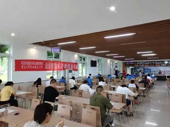 重庆技术学徒:从“找饭碗”到“造饭碗”,这群人的逆袭之路硬是巴适得板!-第2张图片-正海烽科技 - 领先的只能推广行业,智能制造解决方案提供商 重庆技术学徒:从“找饭碗”到“造饭碗”,这群人的逆袭之路硬是巴适得板!-第2张图片-正海烽科技 - 领先的只能推广行业,智能制造解决方案提供商