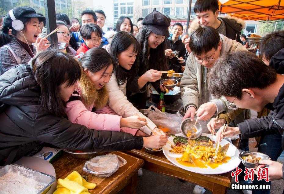 锅气与代码共舞：现代厨房的掌勺革新