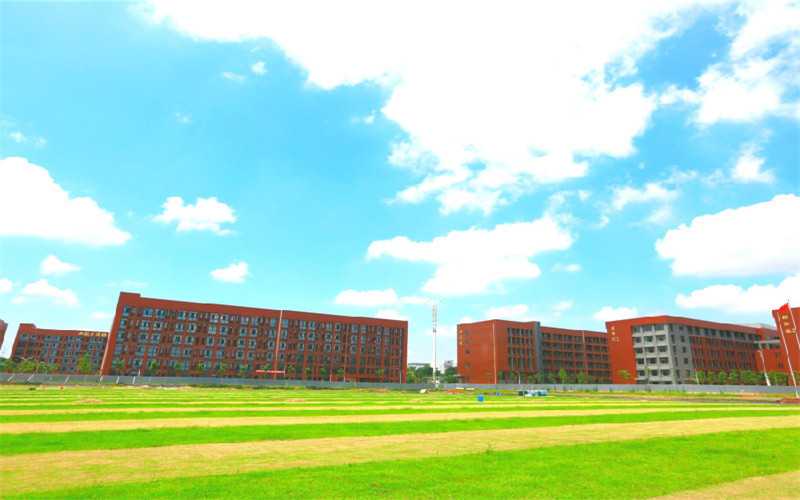 长沙伢子妹陀看过来，这所百年老校给你不一样的选择