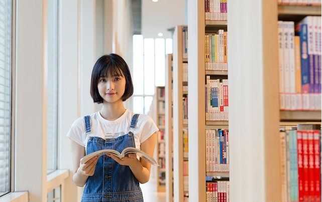 闺女们，别光顾着刷手机啦！咱们来唠点实在的——学点啥技术好呢？