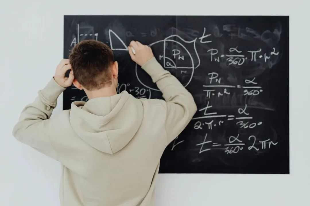 AI双人头：告别尬聊，你的数字分身会搭戏了