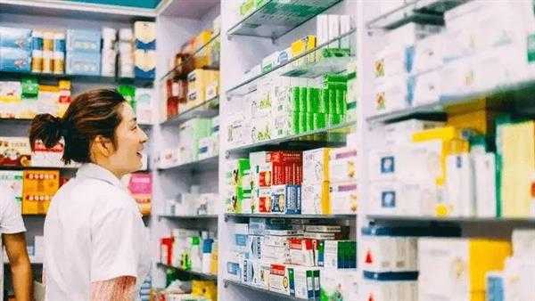 AI绘画药店:让你家药房从“卖药的”变身“健康美学馆” AI绘画药店:让你家药房从“卖药的”变身“健康美学馆”