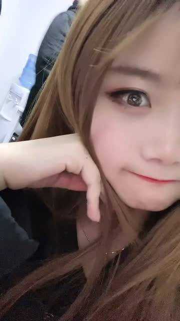 AI露脸解说真能让我躺平赚钱？亲身试水后聊聊大实话