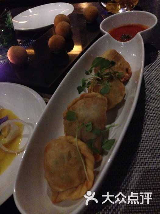 一顿热腾腾水饺背后的AI创意世界