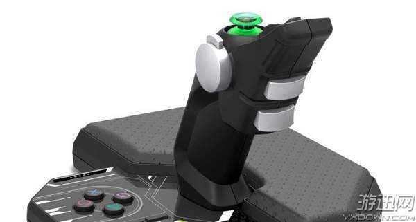 不是参数堆料，是懂你的战斗伙伴：聊聊那些让你告别“手残”的AI机甲手柄