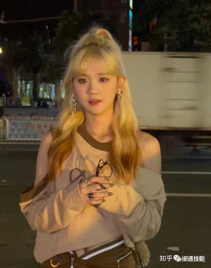 井川里予AI换脸视频背后：是娱乐狂欢还是法律边缘的危险游戏