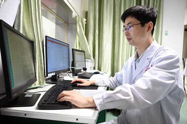 从冒雨手写日志到无人机巡检：监理技术改进如何让工程管理更聪明