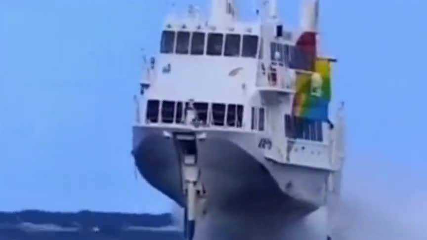 从舵轮到云端：探索船舶驾驶技术的过去、现在与未来