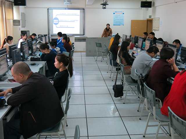 从门外汉到能独立完成数据分析项目：我的两个月信息技术线下培训实战心得