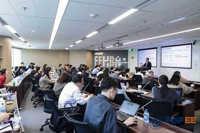 从门槛到殿堂：AI训练师与AI工程师的职业分野与融合之路