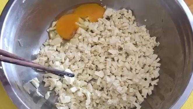 传承千年的豆腐乳制作技术：从家常小菜到东方奶酪的蜕变