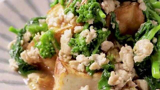 传承千年的豆腐乳制作技术：从家常小菜到东方奶酪的蜕变