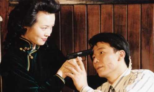 光影交织中电影的双重魅力