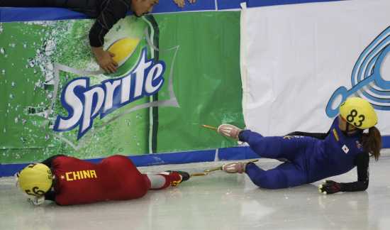 冰上舞者的弧线魔法：解密周洋那令对手胆寒的弯道艺术