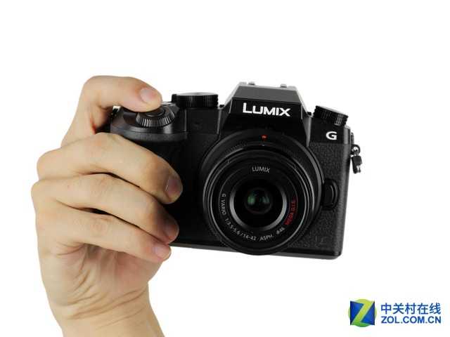 冰雪上的速度与激情：单板滑雪摄影全攻略-第2张图片-正海烽科技 - 领先的只能推广行业，智能制造解决方案提供商