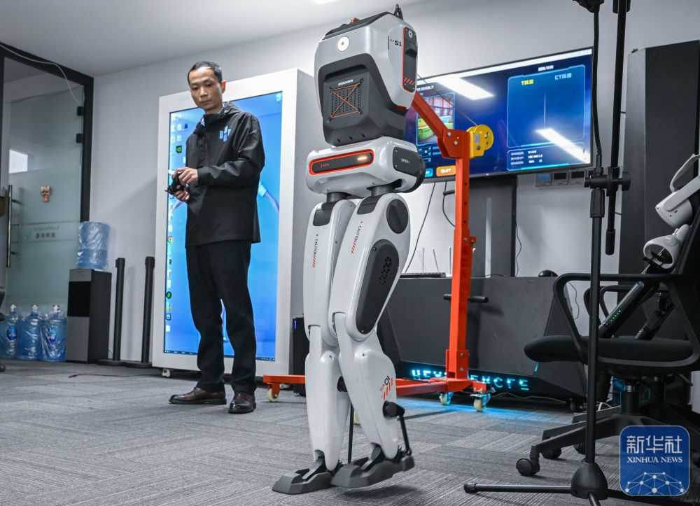 别让知识在收藏夹里吃灰:你的专属“AI机器真人”整理官已上线 别让知识在收藏夹里吃灰:你的专属“AI机器真人”整理官已上线